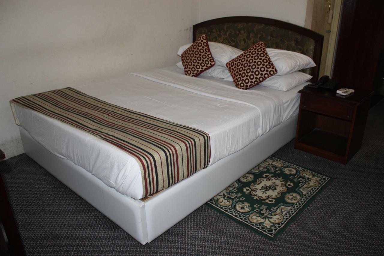 Hotel Uttara Dhaka Bagian luar foto